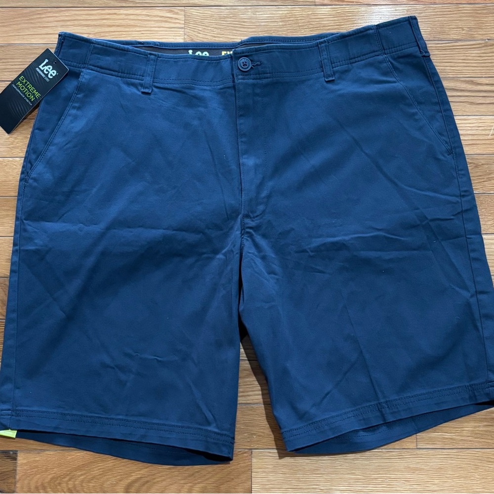 NWT Lee Men's Navy Flat Front Shorts size 42